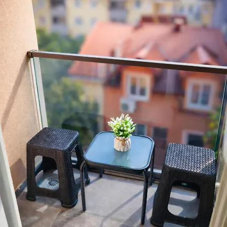 Centrally Located Urban In - Parking *