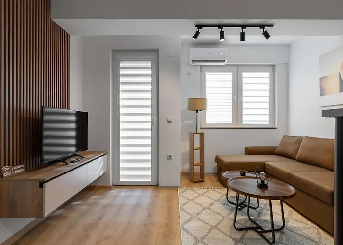 Centrally Located D&o Contemporary Escape *