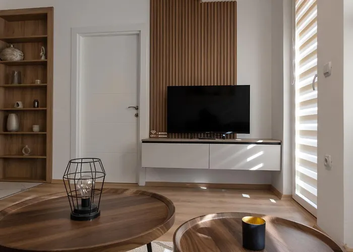 Centrally Located D&o Contemporary Escape *