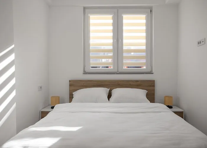 Apartament Centrally Located D&o Contemporary Escape