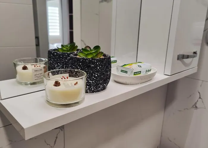 Apartament Centrally Located D&o Contemporary Escape